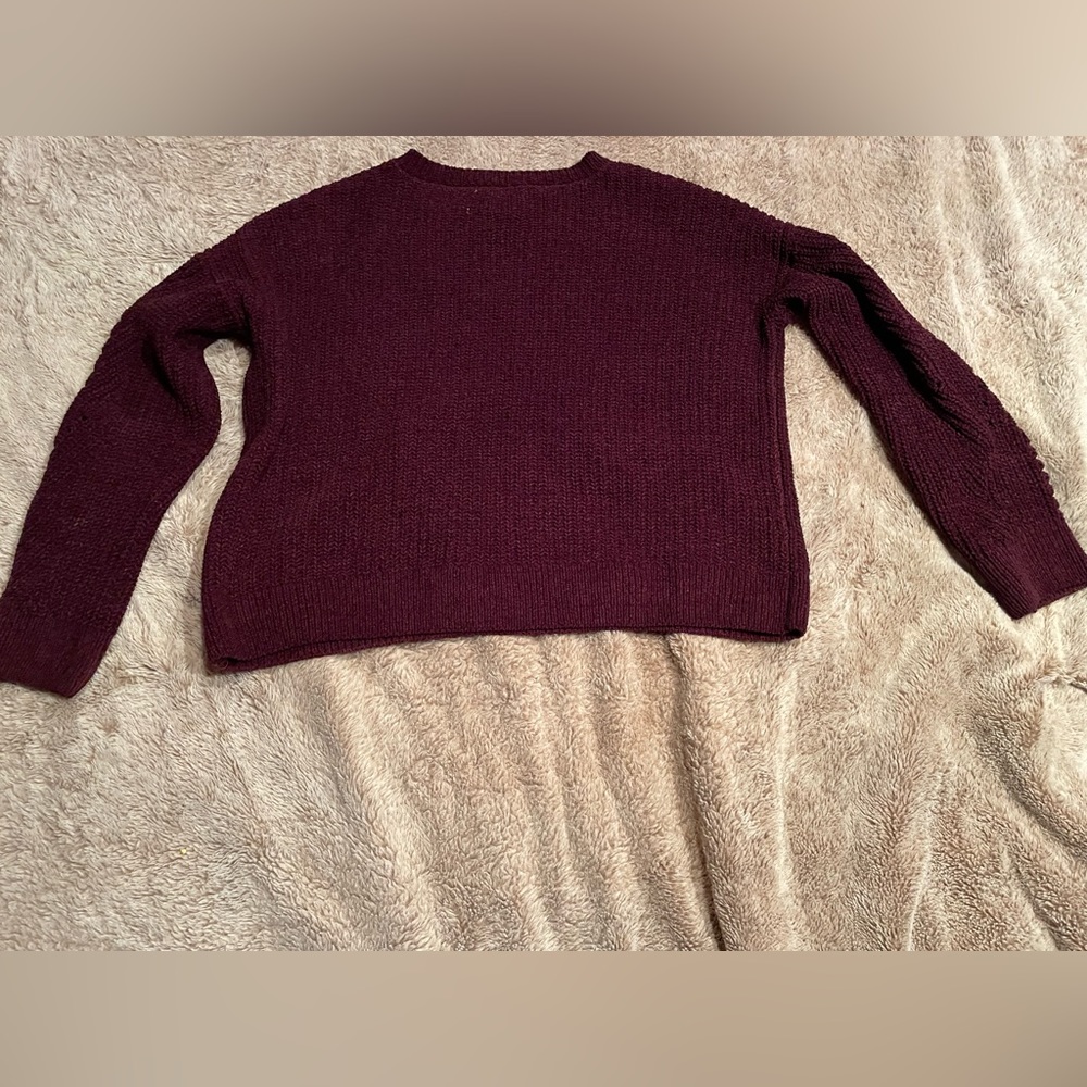 Woman’s sweater. Size L